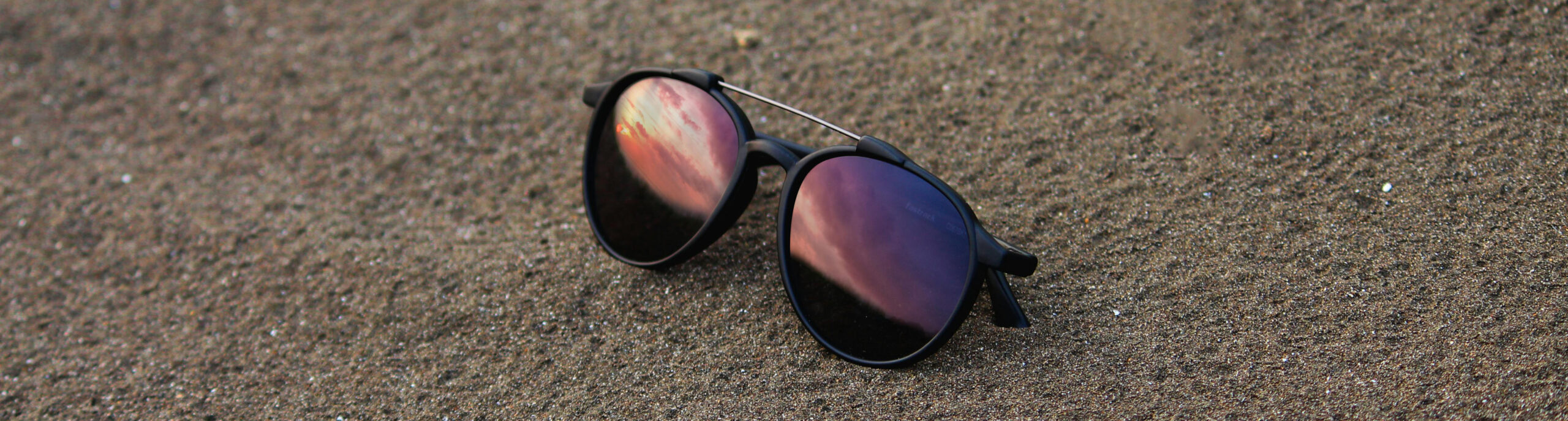 A description of the types of sunglasses available and their UV protection 1